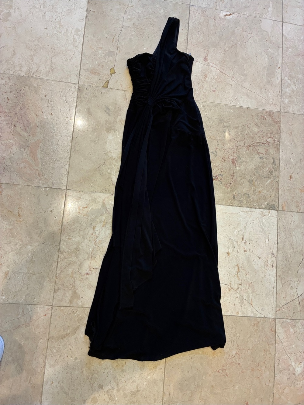 Elegant One-Shoulder Black Evening Dress